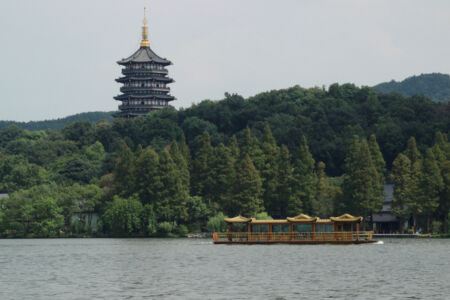 Leifeng Pagoda overlooking the lake