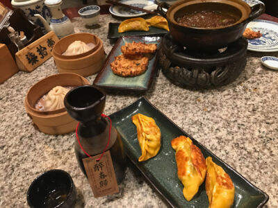 Had a great meal at Impressions Restaurant. Soup dumplings, fritters, salted duck, and home made wine. Dinner at 南京大牌档