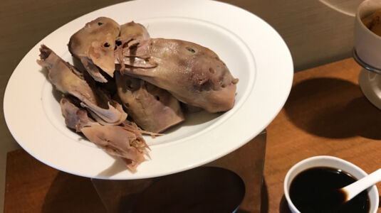 Yummy, Nanjing Salted Duck heads. It was ok, not as salty as I had expected. Nanjing salted duck