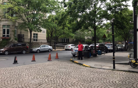 The guards in Thames Town wear red and black uniforms. Thames Town guards