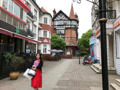 Much of the architecture is well done and looks nice. Victorian style architecture