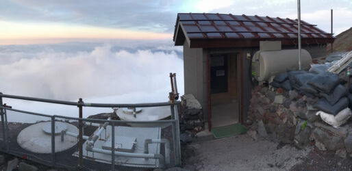 The toilets cost about 200-300 Yen and are pretty nice considering how difficult it is to maintain them. Mountain toilet