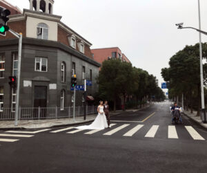 Bride groom cross street