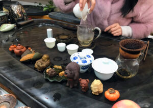 Friendly tea service at Xiang Yuan Tea Shop at Tianshan room number 3307 tea service